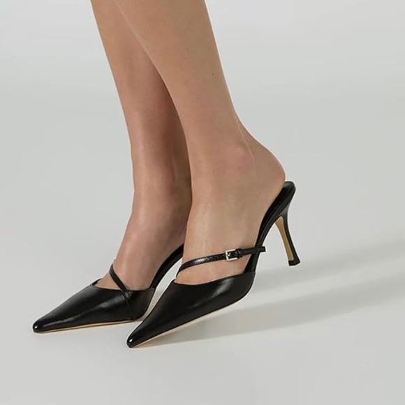 Yellum (Amazon) Shoes - Yellhum Black Pointed-Toe Kitten Heel– Size 9